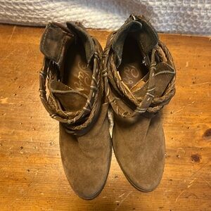 Booties size 6. Suede leather